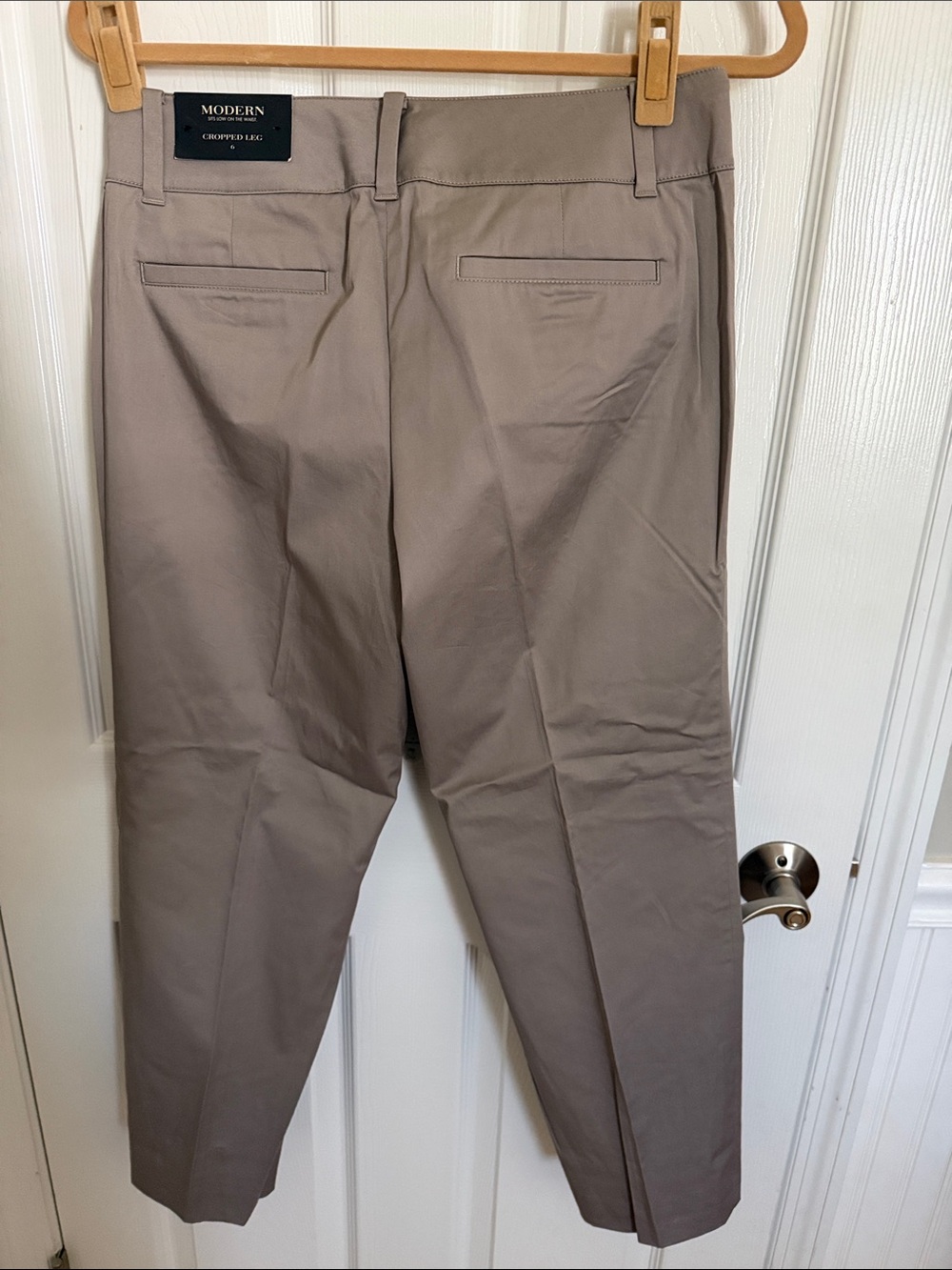 Ann Taylor Ladies Chinos in Light Taupe - Picture 3 of 3